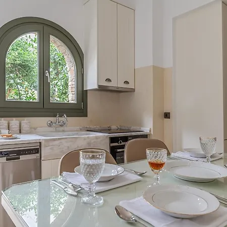 Mrs Kalis * Amonakliós