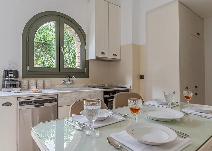 Mrs Kalis * Amonakliós