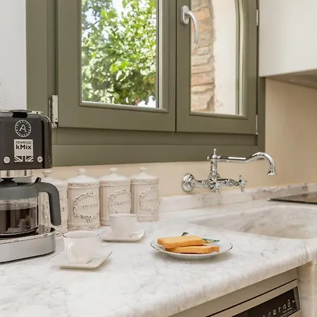 Mrs Kalis Апартаменты *